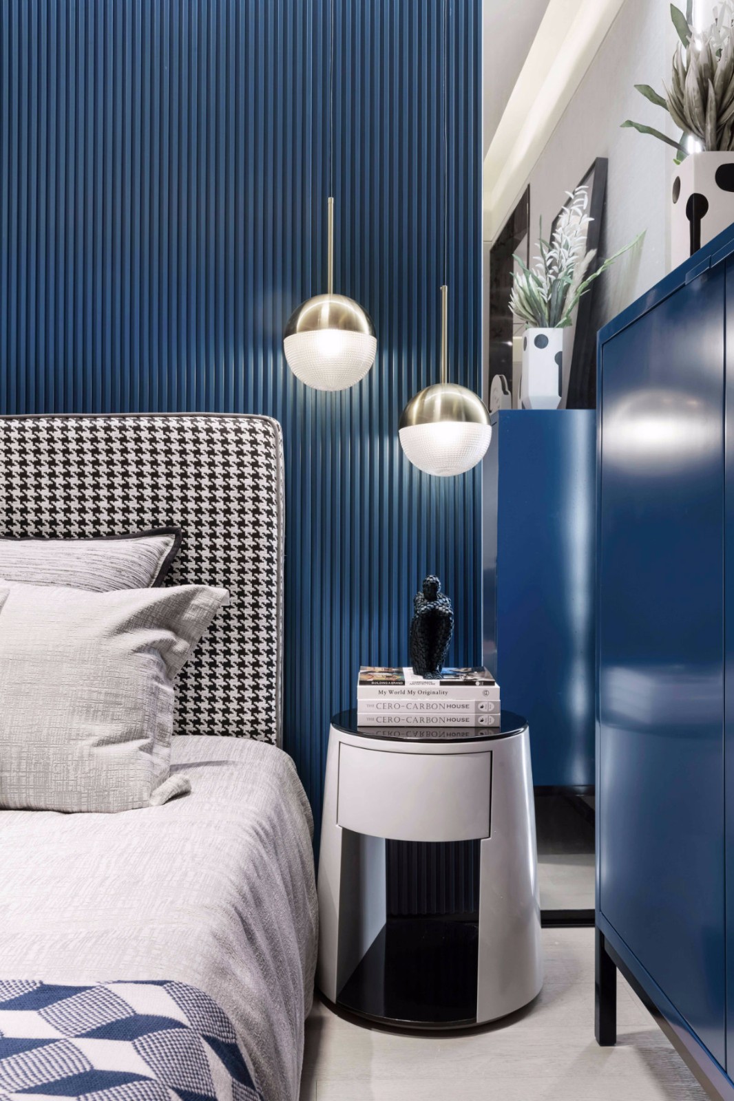 現(xiàn)代摩登風(fēng)格室內(nèi)設(shè)計家裝案例-臥室床頭柜 現(xiàn)代摩登風(fēng)格室內(nèi)設(shè)計家裝案例-臥室床頭柜